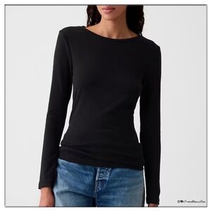 Modern Everyday Long Sleeve Black Crewneck Top